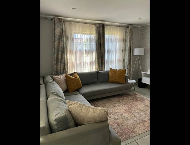 3 BEDROOM TOWNHOUSE FOR SALE IN AMBERFIELD